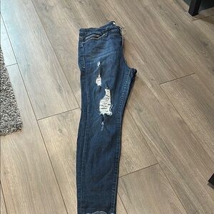 Good American Blue Skinny Jeans with Distressed Detail